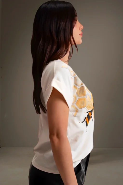 T-Shirt-Embroidery-Bee-Queen