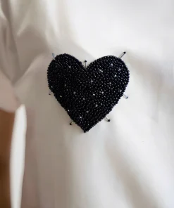 T-Shirt-Embroidery-Black-Heart