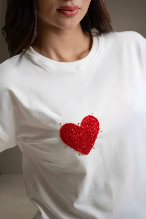T-Shirt-Embroidery-Red-Heart