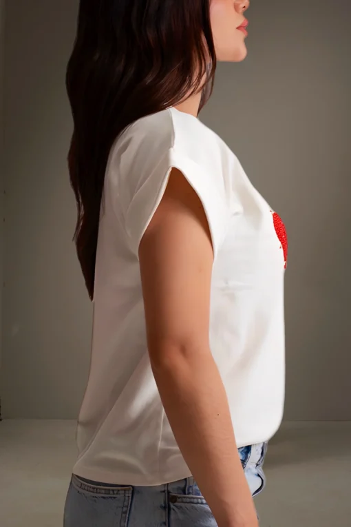 T-Shirt-Embroidery-Red-Heart